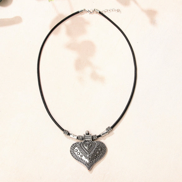 Alloy Love Drop Diamond Pendant Cowhide Rope Choker Heartshaped Necklace Retro Style Carved Electroplating Geometric