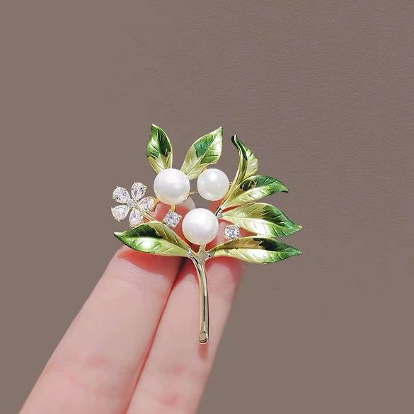 Alloy Metal Cat Flower Brooch For Women With Electroplating Design