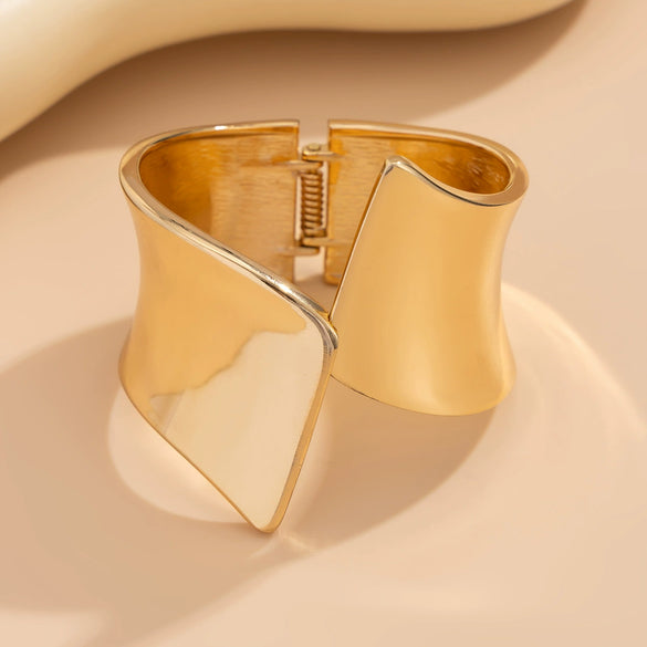 Alloy Minimalist Irregular Opening Bracelet With Electroplating