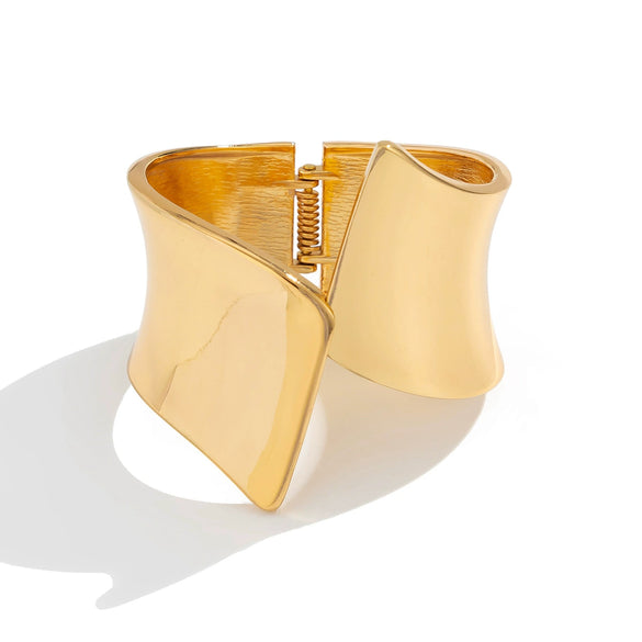 Alloy Minimalist Irregular Opening Bracelet With Electroplating