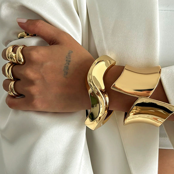 Alloy Minimalist Irregular Opening Bracelet With Electroplating