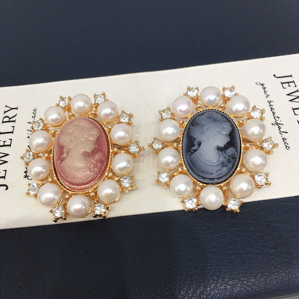 Alloy Natural Freshwater Pearl Geometric Retro Electroplated Dualpurpose Brooch Pendant For Women