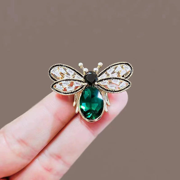Alloy Natural Style Green Crystal Bee Brooch For Women Electroplated