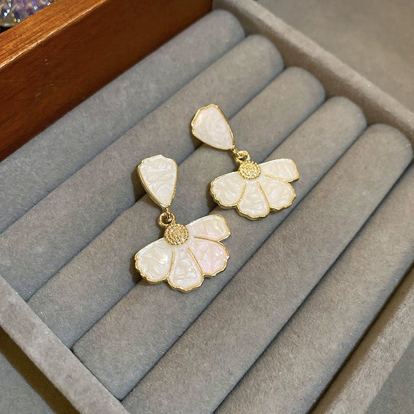 Alloy Oildrip Pearl Butterfly Flower Earrings For Women Light Luxury Style