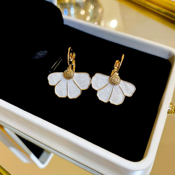 Alloy Oildrip Pearl Butterfly Flower Earrings For Women Light Luxury Style
