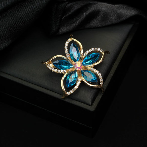 Alloy Openwork Rhinestone Flower Brooch Electroplated Women's And Unisex Corsage Accessory Scarf Buckle Antiexposure Pin