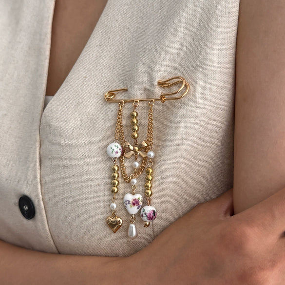 Alloy Peach Heart And Star Bow Beaded Brooch With Electroplating For Women