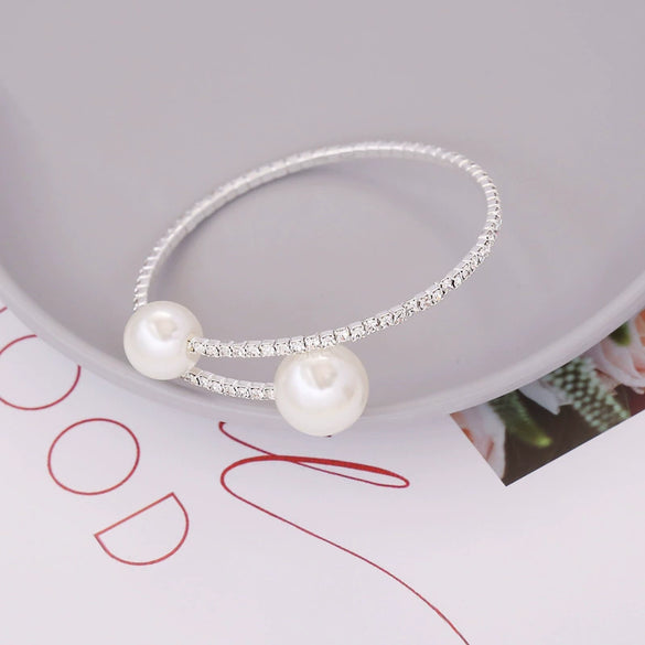 Alloy Pearl And Rhinestone Elastic Women's Bracelet With Circle Pattern And Electroplating