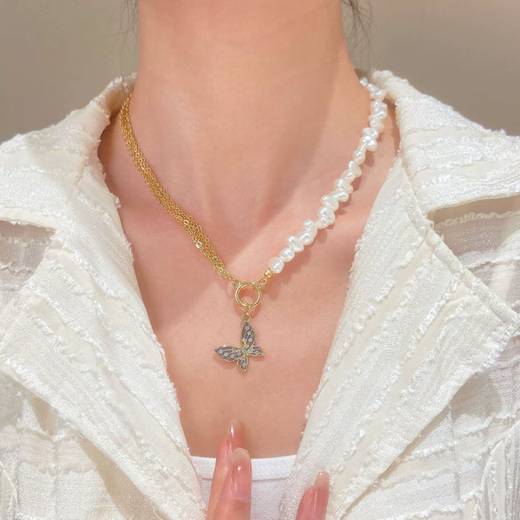 Alloy Pearl Butterfly Irregular Shaped Women's Necklace With Animal Zodiac Pattern And Electroplating Retro Baroque Style