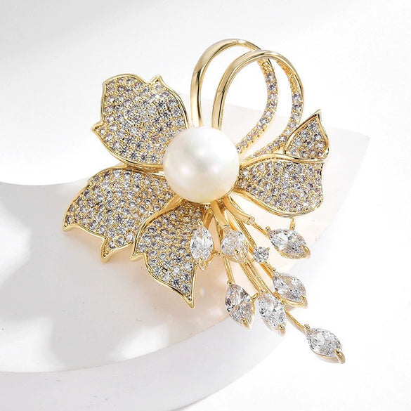 Alloy Pearl Flower Brooch For Women Electroplated Highgrade Fixed Suit Coat Jewelry