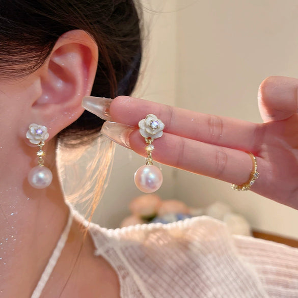 Alloy Pearl Flower Electroplated Women's Retro Earrings