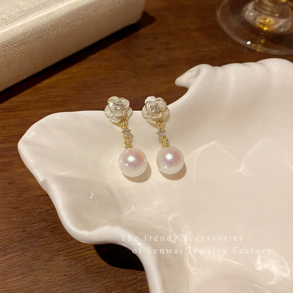 Alloy Pearl Flower Electroplated Women's Retro Earrings