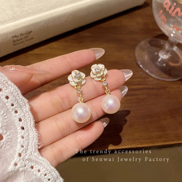 Alloy Pearl Flower Electroplated Women's Retro Earrings