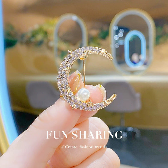 Alloy Pearl Flower Moon Brooch For Women With Electroplating