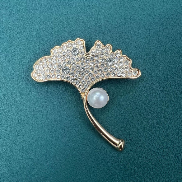 Alloy Pearl Ginkgo Leaf Rhinestone Brooch With Electroplating Treatment And Flower Pattern For Unisex
