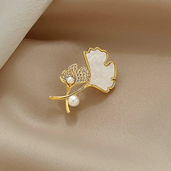 Alloy Pearl Ginkgo Leaf Women's Natural Style Flower Pattern Electroplating Brooch