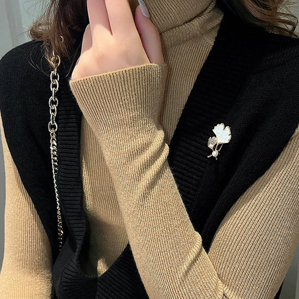 Alloy Pearl Ginkgo Leaf Women's Natural Style Flower Pattern Electroplating Brooch