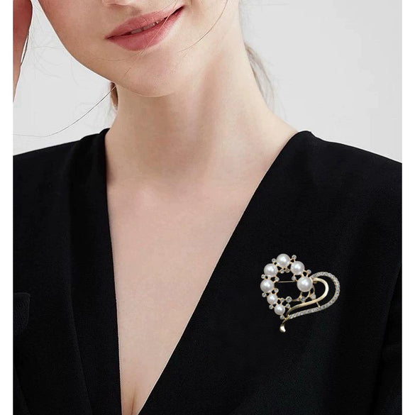 Alloy Pearl Heartshaped Brooch Clothing Accessories With Electroplating