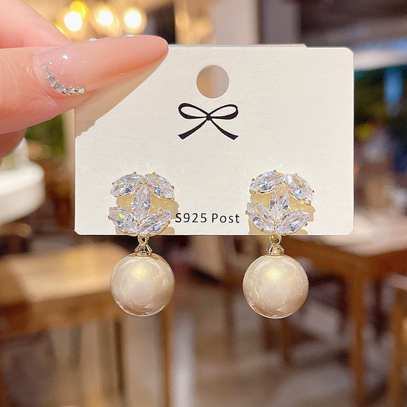 Alloy Pearl Inlaid Diamond Geometric Earrings For Women With Zirconia And Light Luxury Style
