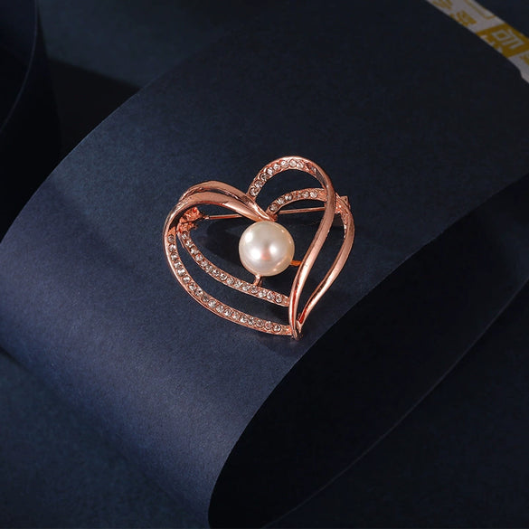 Alloy Pearl Women's Natural Style Flower Pattern Electroplated Brooch Wholesale Accessories
