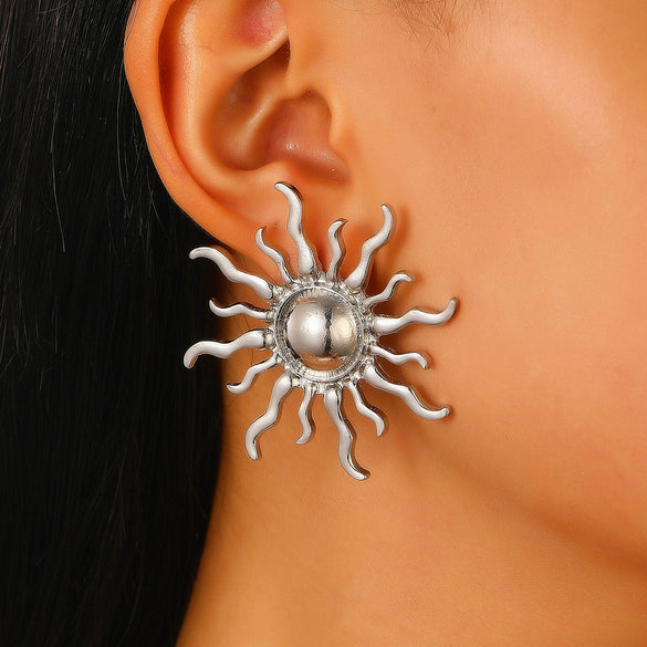 Alloy Pendant Necklace Electroplating Minimalist Style Sunflower Flame Design Unisex