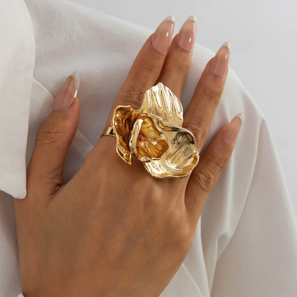 Alloy Pleated Flower Asymmetrical Stereo Ring With Electroplating