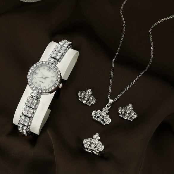 Alloy Quartz Bracelet Watch With Round Diamond For Female Compact Exquisite And Leisure Style Jewelry Set
