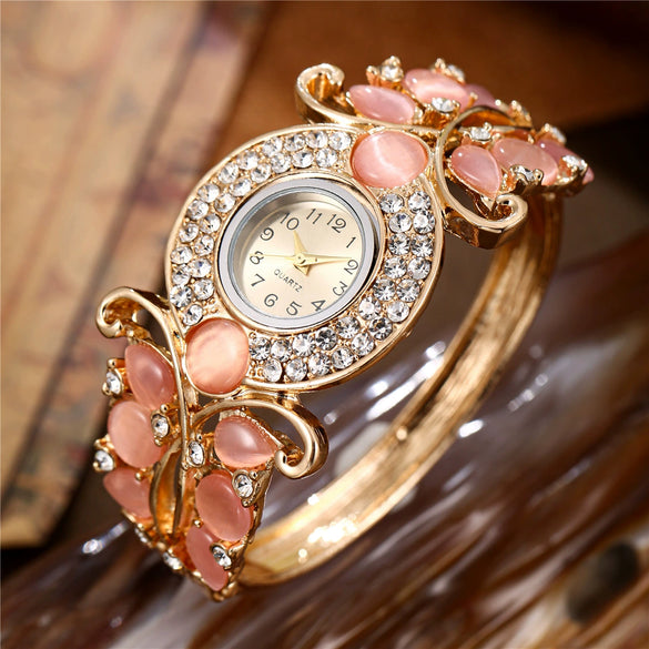 Alloy Quartz Watch With Diamond Decoration And Hollow Bracelet For Women Fashion Style Round Dial