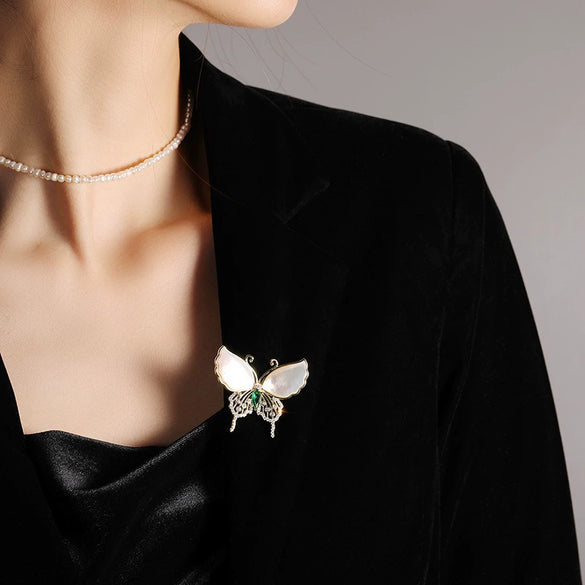 Alloy Retro Butterfly Natural Flower Style Electroplated Brooch For Women