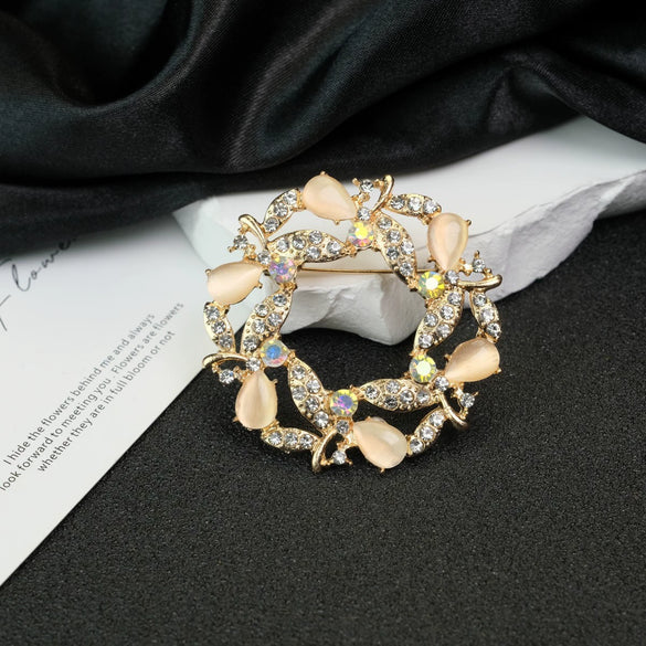 Alloy Retro Cat's Eye Stone Diamond Light Luxury Brooch With Geometric And Heart Shapes Electroplated