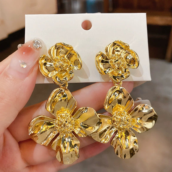 Alloy Retro Flower Electroplated Earrings For Women