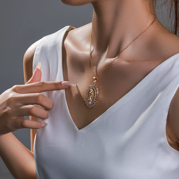 Alloy Retro Geometric Electroplated Zircon Inlaid Pendant