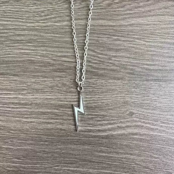 Alloy Retro Geometric Lightning Pendant Necklace For Women With Electroplating Treatment