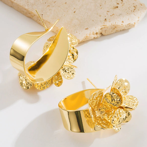 Alloy Retro Threedimensional Flower Electroplated Women's Earrings