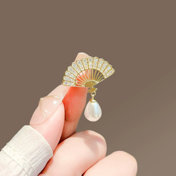 Alloy Rhinestone Fan Pearl Brooch Women's Highend Niche Antiexposure Buckle Collar Accessory With Electroplating