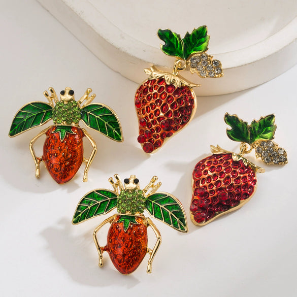 Alloy S925 Silver Needle Women's Retro Fruit Food Style Diamondencrusted Oil Dripping Bee Strawberry Earrings