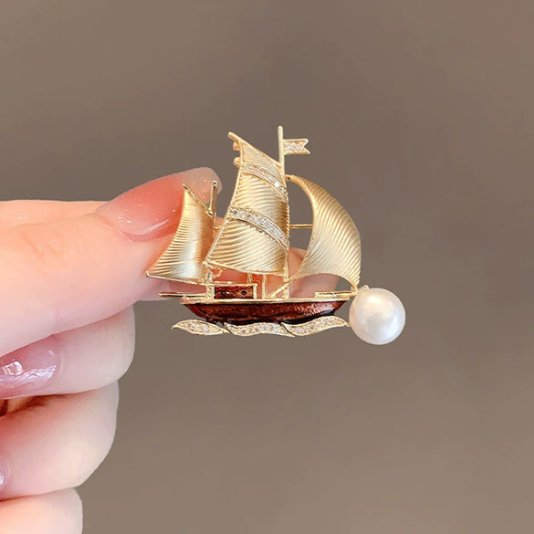 Alloy Sailboat Brooch Minimalist Style Electroplated Ladies Accessories