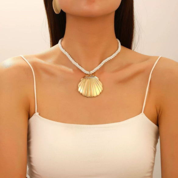 Alloy Shell Earrings And Necklace Set For Women Minimalist Style Electroplating Jewelry