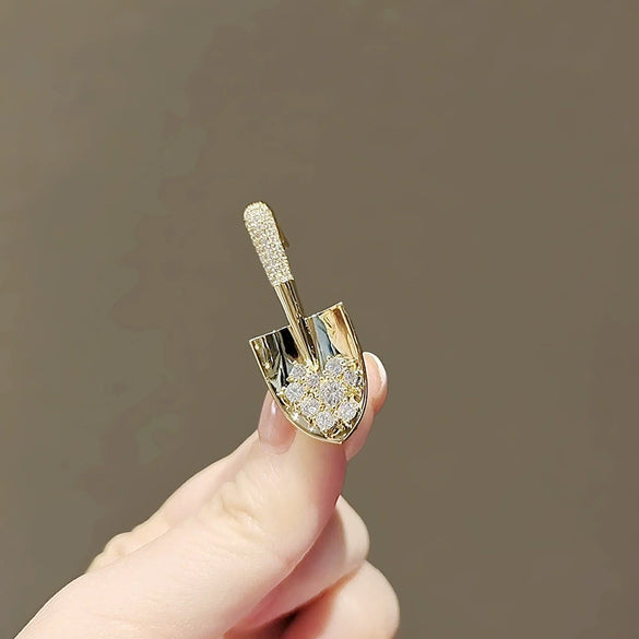 Alloy Shovel Shining Diamond Brooch For Women Electroplated Natural Style