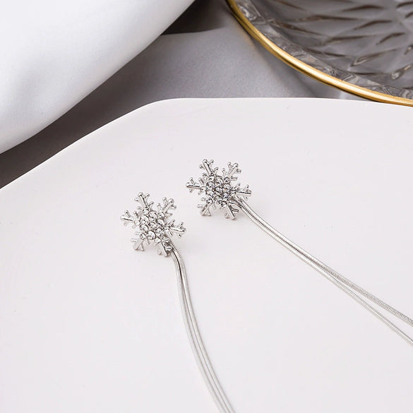 Alloy Silver Diamondencrusted Geometric Snowflake Tassel Women's Earrings