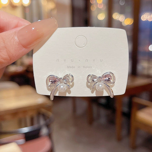 Alloy Silver Needle Inlaid Diamond Pearl Bow Electroplating Women's Sweet And Cute Earrings