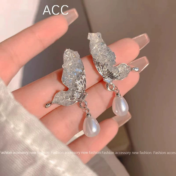 Alloy Silver Needle Insect Pattern Electroplated Butterfly Pearl Earrings For Women Retro Temperament Light Luxury
