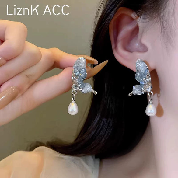 Alloy Silver Needle Insect Pattern Electroplated Butterfly Pearl Earrings For Women Retro Temperament Light Luxury