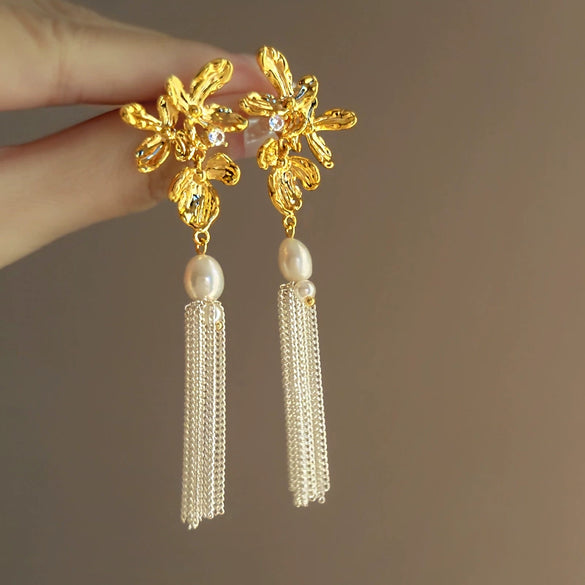 Alloy Silver Women's Light Luxury Flower Diamond Earrings