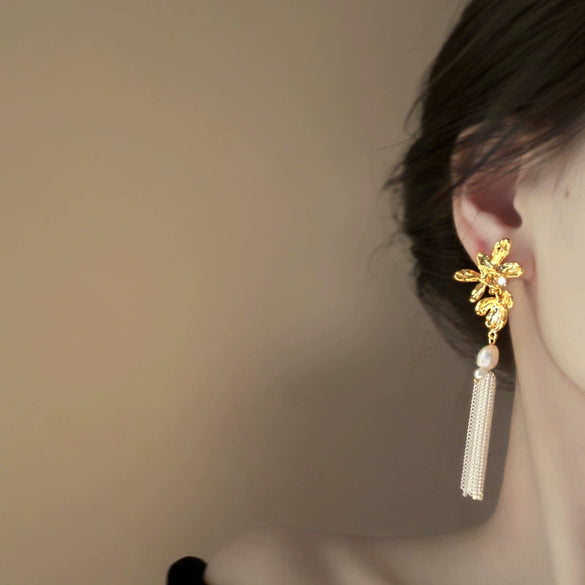 Alloy Silver Women's Light Luxury Flower Diamond Earrings