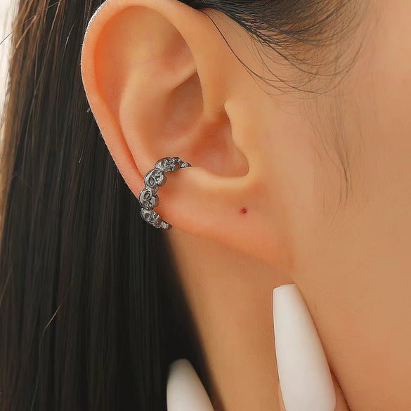 Alloy Skull Stud Earrings With 14K Gold Ear Needles Electroplated Retro Cold Style For Women