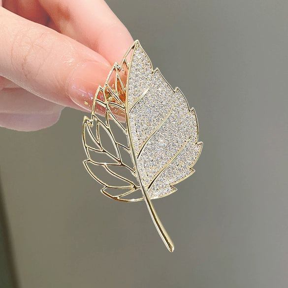 Alloy Small Leaf Flower Brooch For Women With Electroplating Treatment