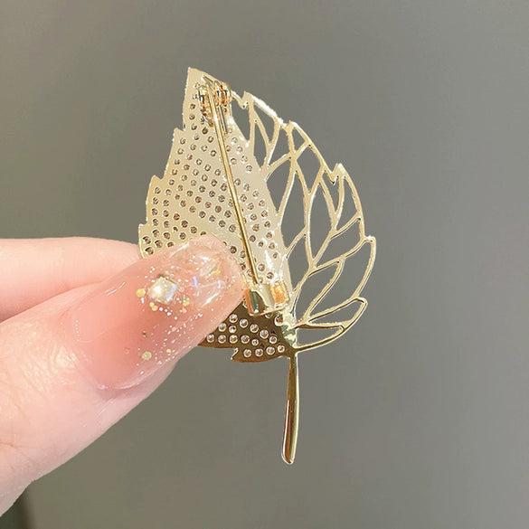 Alloy Small Leaf Flower Brooch For Women With Electroplating Treatment