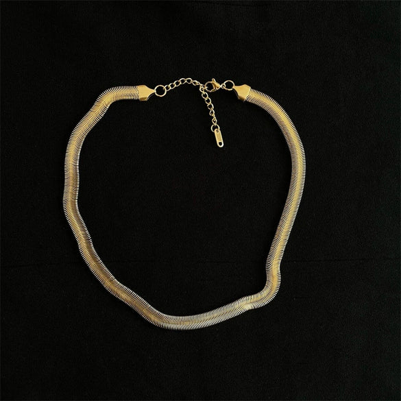 Alloy Snake Bone Chain Necklace With Wave Design Electroplated Thick Clavicle Necklace For Women