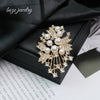Alloy Starshaped Electroplated Women's Brooch Fashionable And Creative Pearl Design